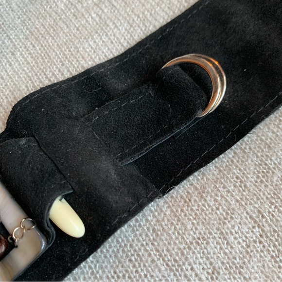 Hand crafted - Black Leather Cuff pearls bead metal pieces ajustable bracelet - Picture 4 of 8